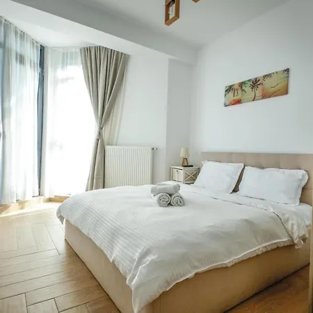 Next -hf- Mamaia Nord Apartment *