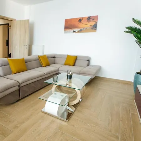 Next -hf- Mamaia Nord Apartment *