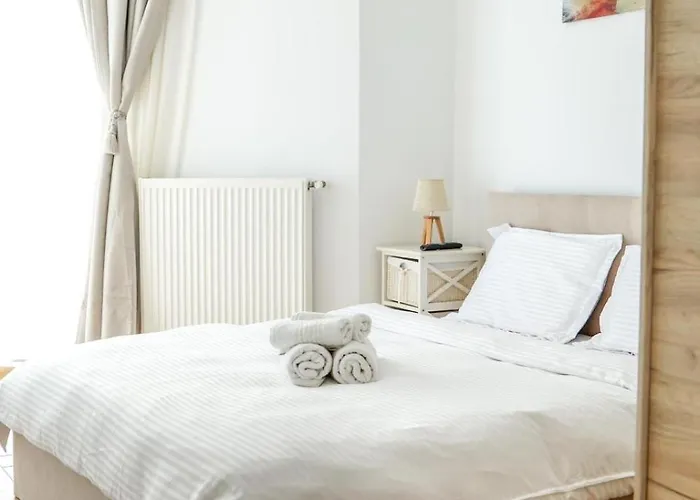 Next -hf- Mamaia Nord